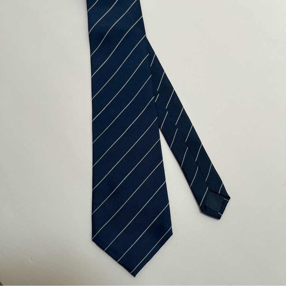 Men's Navy Blue Single Stripe with White Lining Classy Formal Necktie